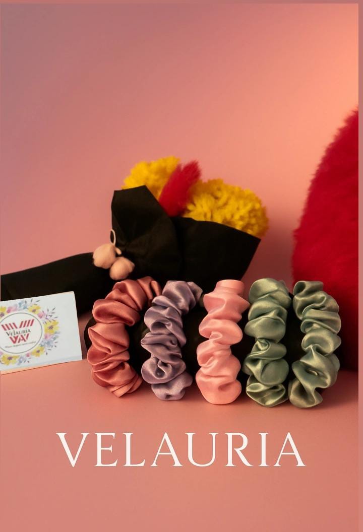 ✨ Elegant Satin Scrunchie Set