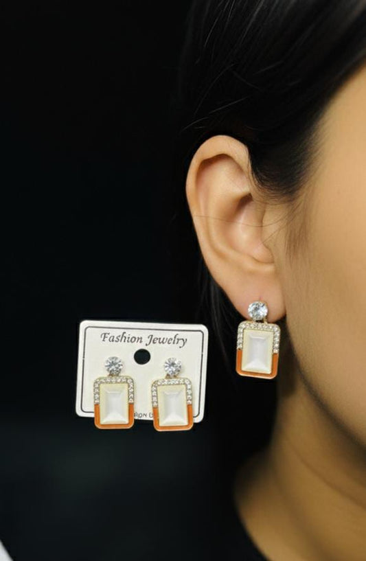 Elegant Geometric Crystal Stud Earrings – Pearl White & Gold Frame